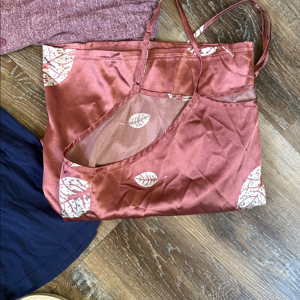 12 pieces of assorted pjs - Picture 4 of 9